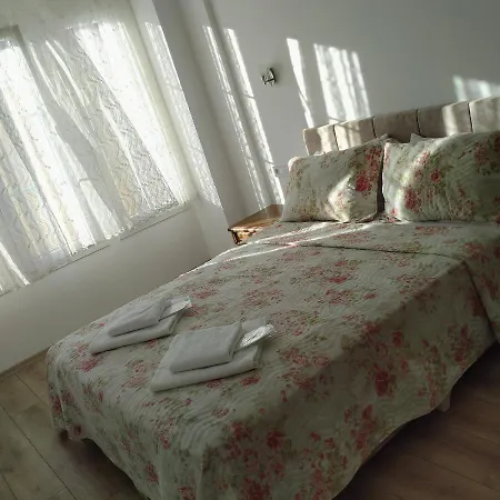 Adil Oda ve Kahvaltı