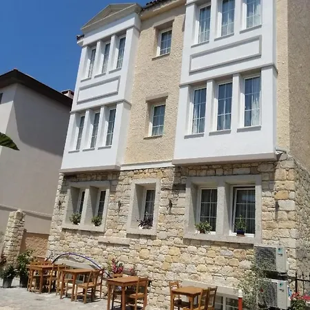 Oda ve Kahvaltı Adil 2*