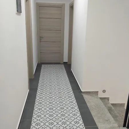 Adil Nocleg ze śniadaniem 4*