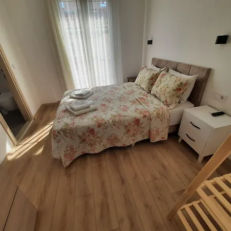 Adil Nocleg ze śniadaniem Çeşme