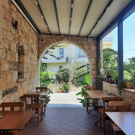 Alojamento de Acomodação e Pequeno-almoço Adil 4*