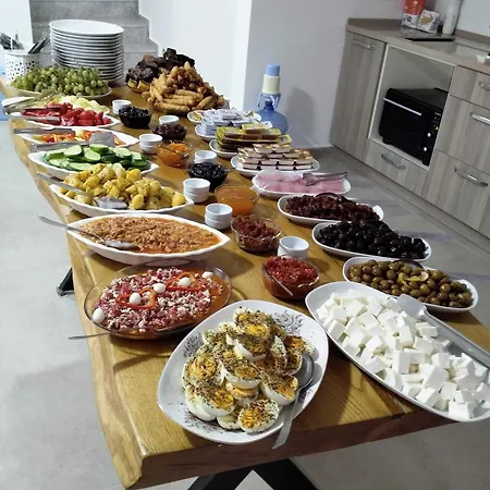 爱迪尔畔斯永旅馆